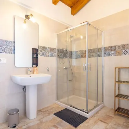 Casa Di Nonno By Interhome بيت للعطل